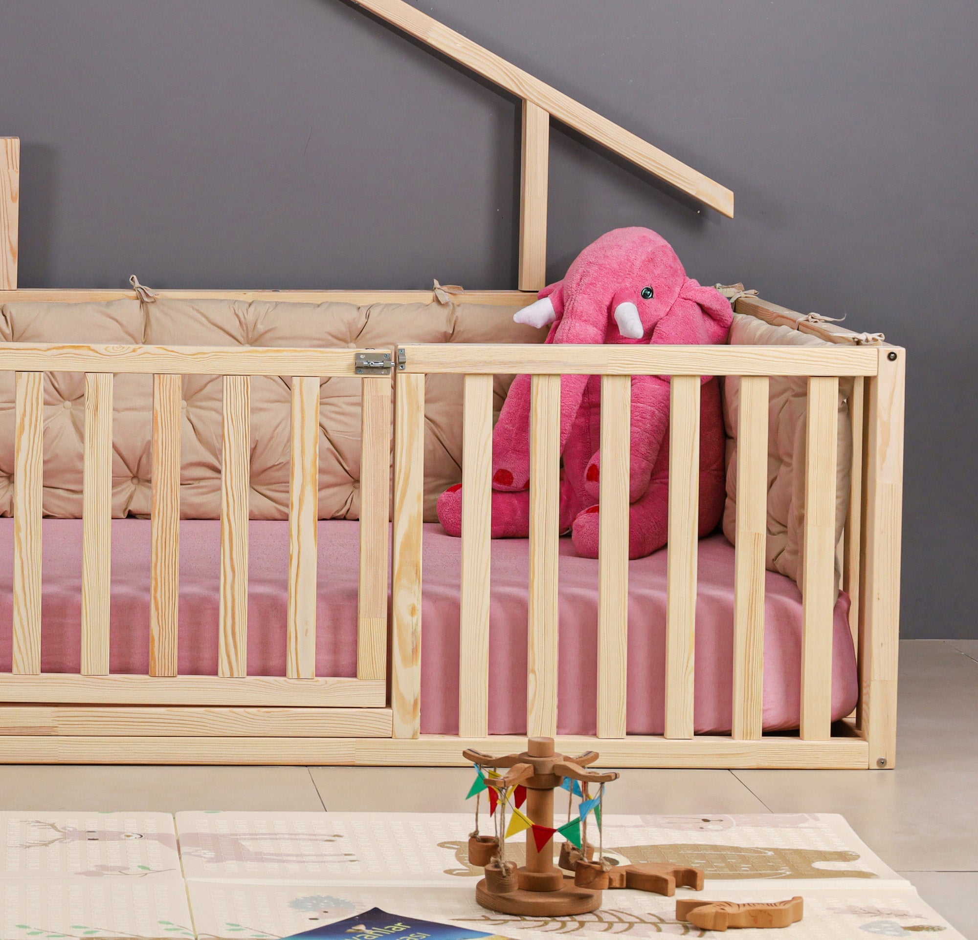 Kora - Montessori Playhouse Floor Bed with Gate